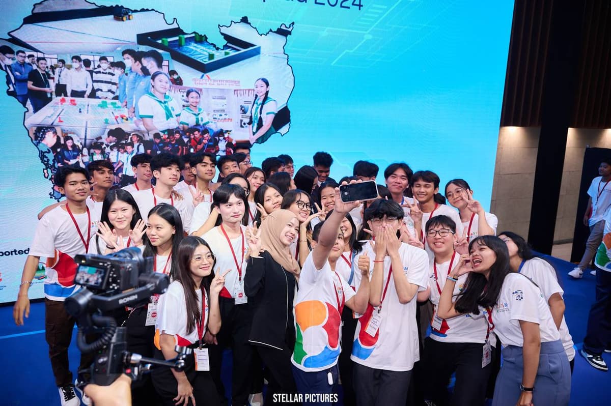 Cambodia Robotics Olympiad 2024 with each other team